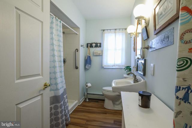 409 3RD ST, Beach Haven, NJ 08008