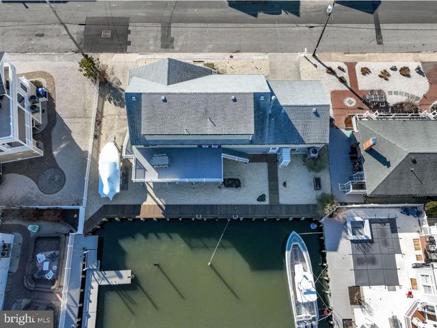 409 3RD ST, Beach Haven, NJ 08008