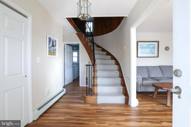 409 3RD ST, Beach Haven, NJ 08008