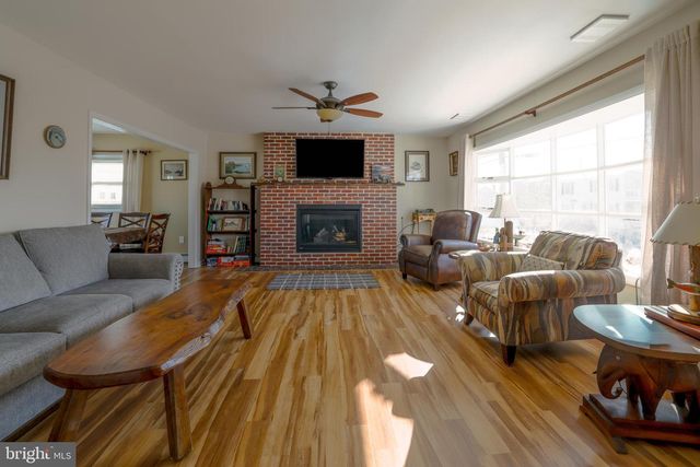 409 3RD ST, Beach Haven, NJ 08008