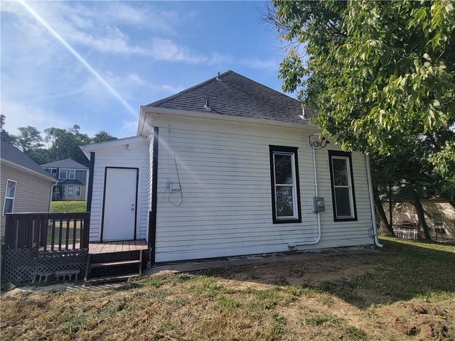 411 Blake Street, St Joseph, MO 64504