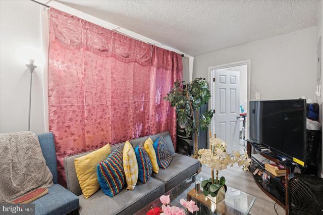 425 MAIN ST, Darby, PA 19023