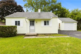 213 Auburn Avenue, Gates, NY 14606