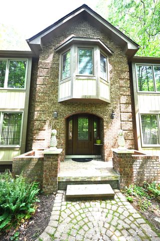 11343 Cloverlawn Drive, Brighton, MI 48114