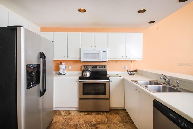 3605 54TH DRIVE W 202, Bradenton, FL 34210