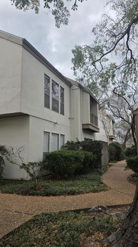 2100 Tanglewilde St 632, Houston, TX 77063