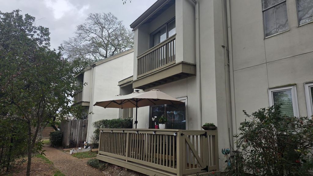 2100 Tanglewilde St 632, Houston, TX 77063