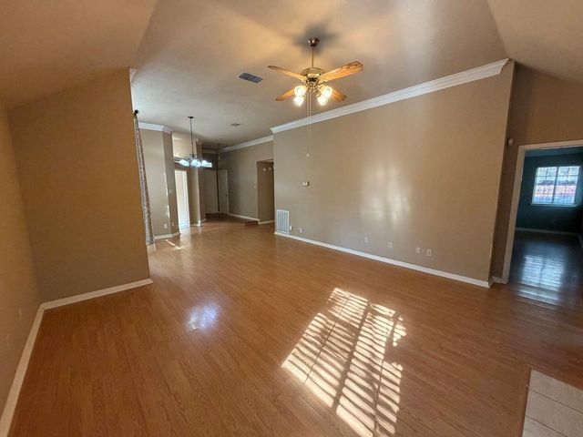 5913 SHANGHAI PIERCE RD, Austin, TX 78749