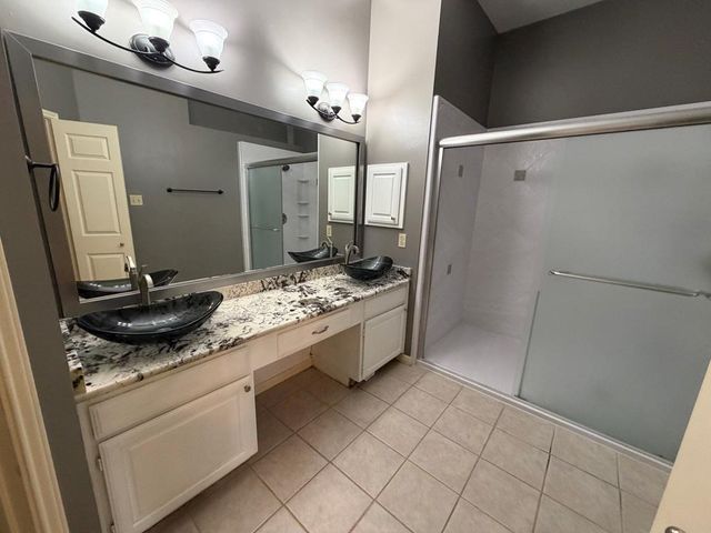 5913 SHANGHAI PIERCE RD, Austin, TX 78749