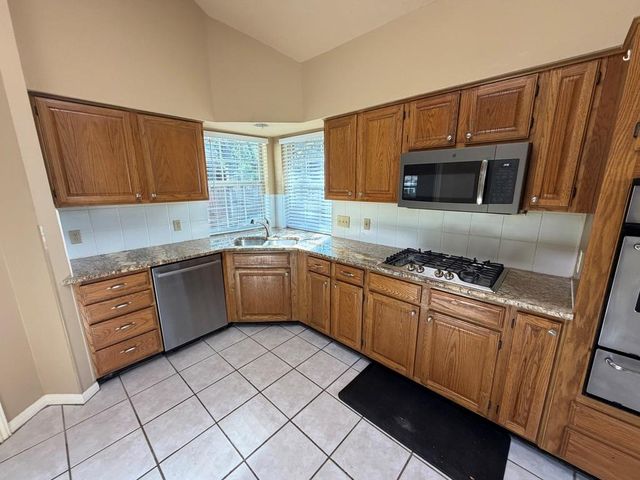 5913 SHANGHAI PIERCE RD, Austin, TX 78749