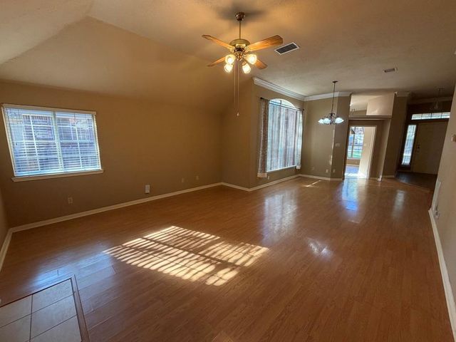 5913 SHANGHAI PIERCE RD, Austin, TX 78749