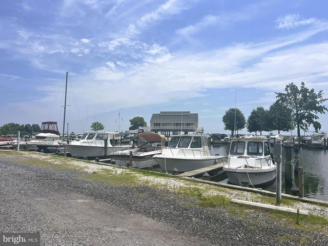 1183 CEDAR AVE, Shady Side, MD 20764