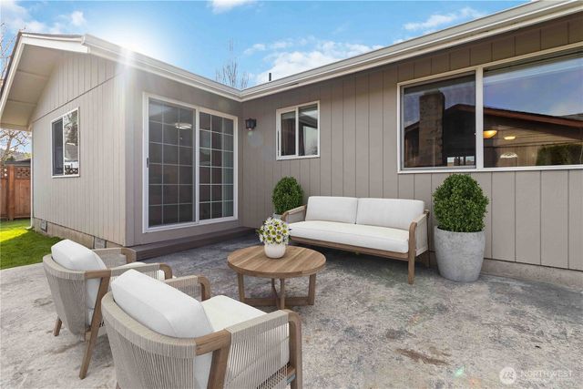 1 Independence Court, Longview, WA 98632