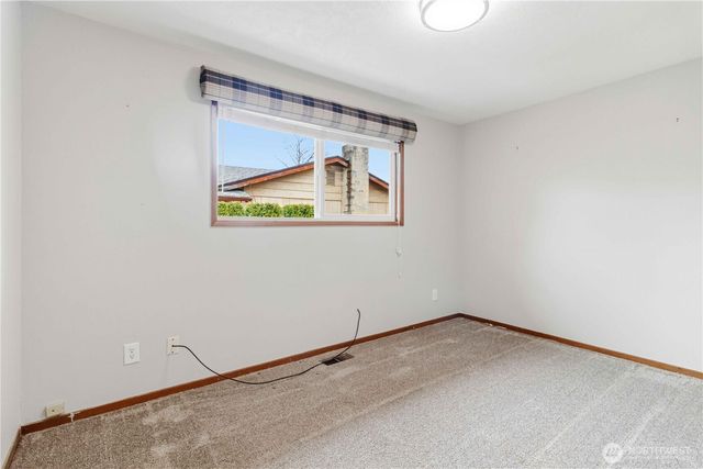 1 Independence Court, Longview, WA 98632