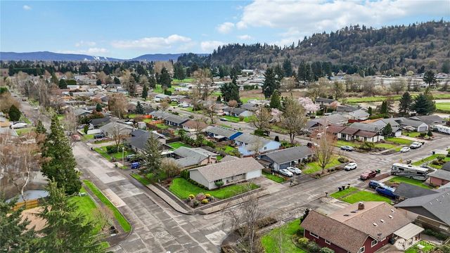 1 Independence Court, Longview, WA 98632