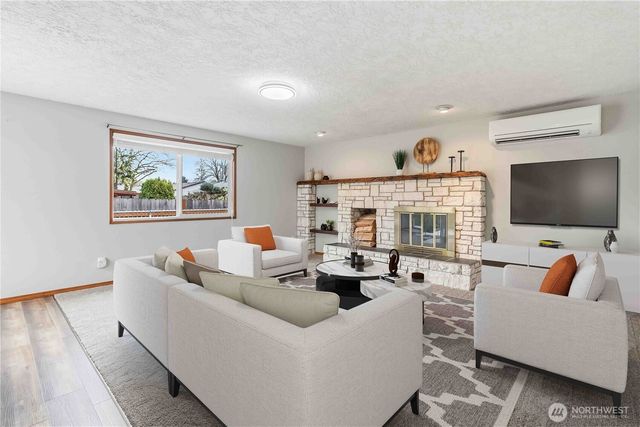 1 Independence Court, Longview, WA 98632