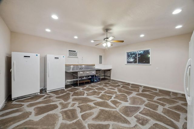 6434 County Road 164, Alvin, TX 77511