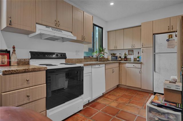 2790 SW 22nd Ave, Miami, FL 33133