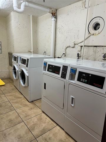 4717 NW 7th St 402-10, Miami, FL 33126