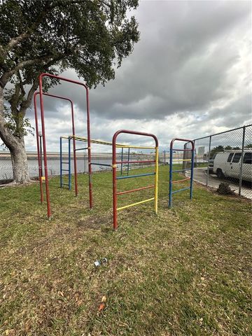 4717 NW 7th St 402-10, Miami, FL 33126