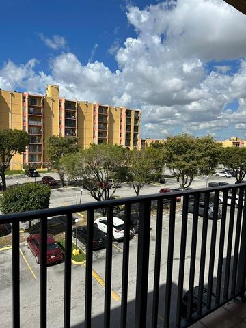 4717 NW 7th St 402-10, Miami, FL 33126