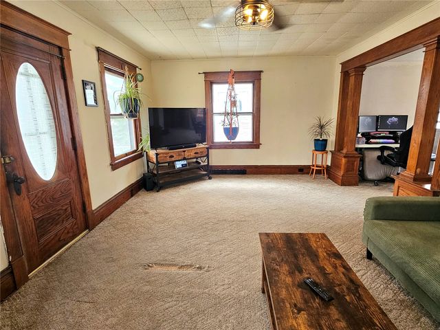 1506 8th Avenue SE, Cedar Rapids, IA 52403