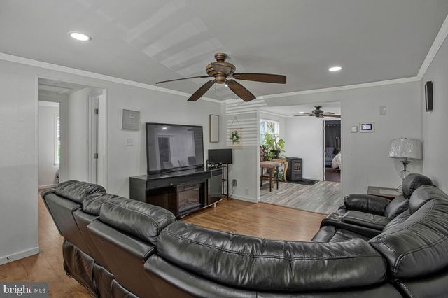 1430 PLATEAU, Saint Leonard, MD 20685