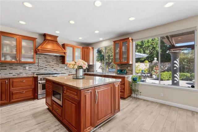82 Spirngfield, Mission Viejo, CA 92692