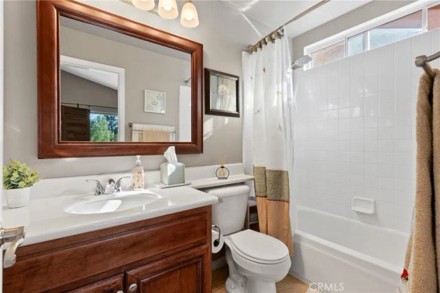 82 Spirngfield, Mission Viejo, CA 92692