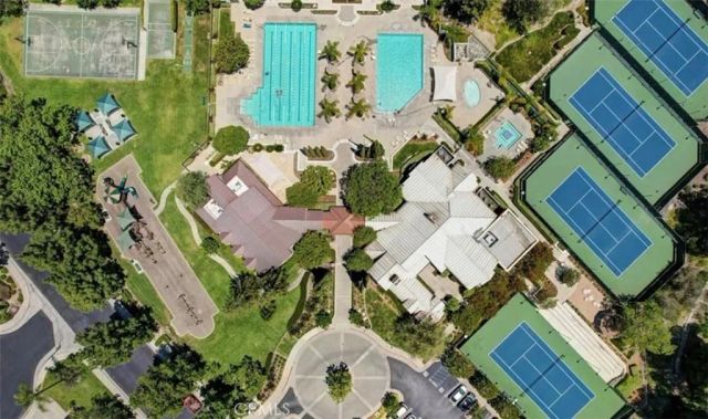 82 Spirngfield, Mission Viejo, CA 92692