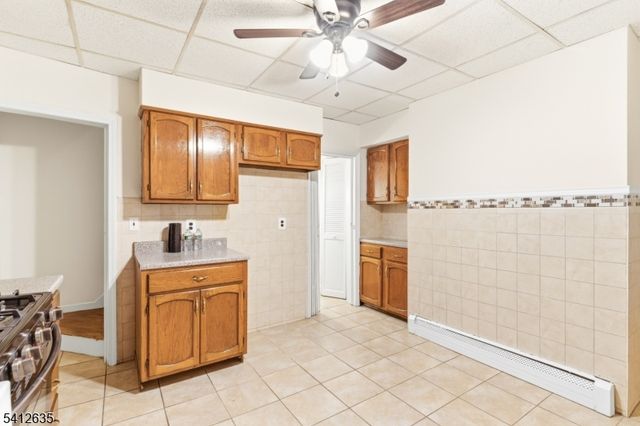 72 Lang St, Newark City, NJ 07105