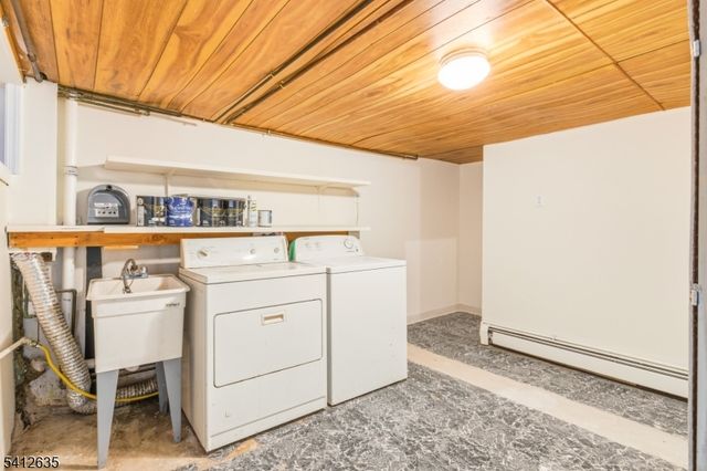 72 Lang St, Newark City, NJ 07105