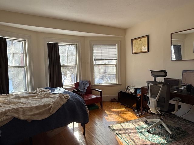 12 Braemore Rd HS, Boston, MA 02135
