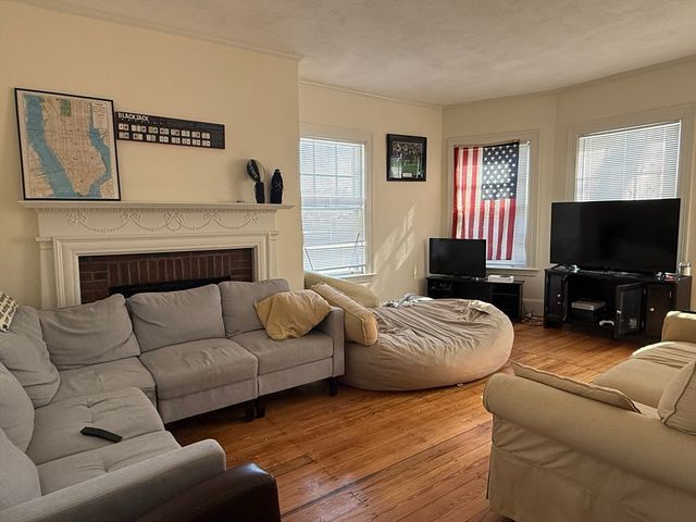 12 Braemore Rd HS, Boston, MA 02135