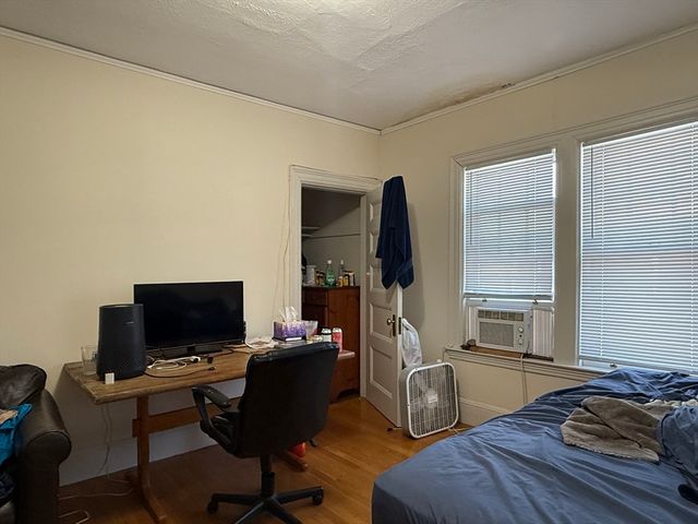 12 Braemore Rd HS, Boston, MA 02135