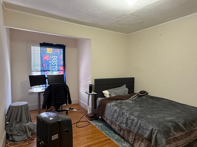 12 Braemore Rd HS, Boston, MA 02135