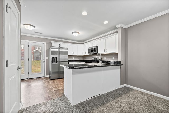 306 Sam Houston Cir, Clarksville, TN 37040