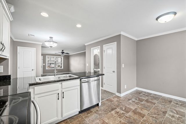 306 Sam Houston Cir, Clarksville, TN 37040