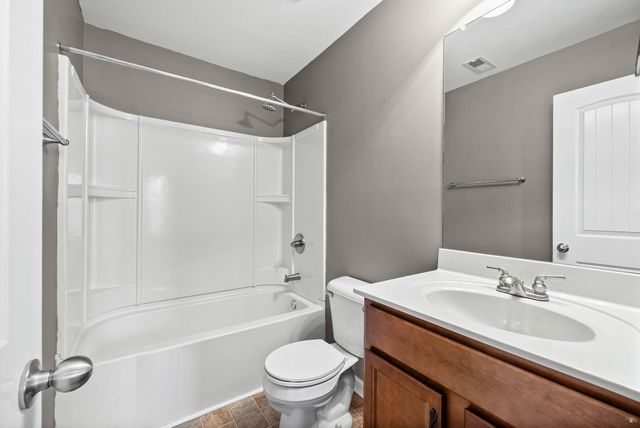 306 Sam Houston Cir, Clarksville, TN 37040