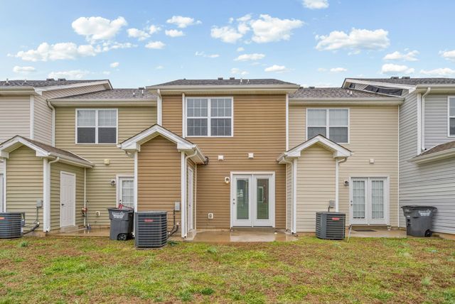 306 Sam Houston Cir, Clarksville, TN 37040