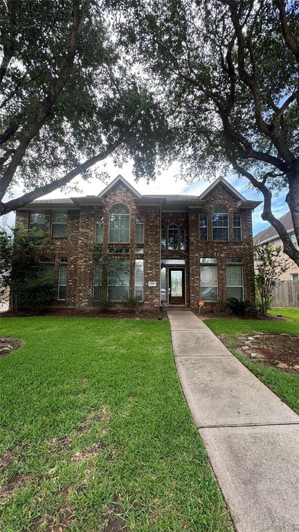 3811 Houston Lake Drive, Pearland, TX 77581