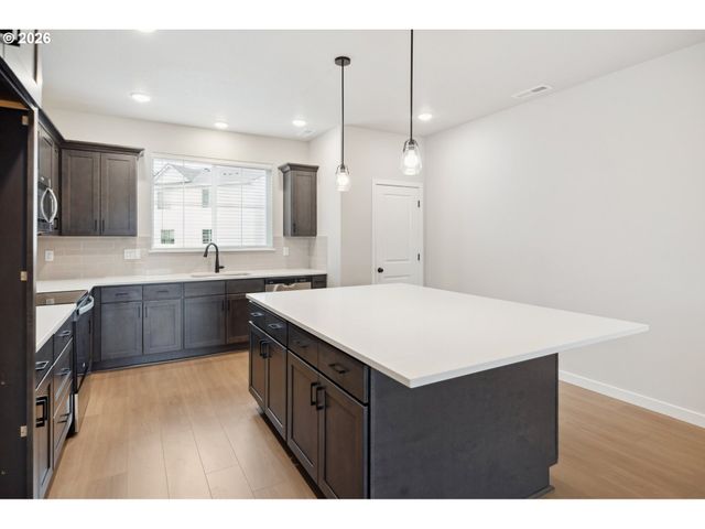 3389 Se EVERWOOD Ln, Hillsboro, OR 97123