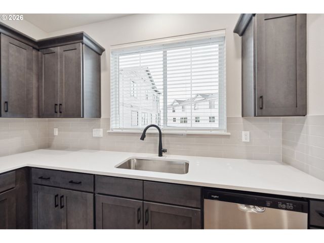 3389 Se EVERWOOD Ln, Hillsboro, OR 97123