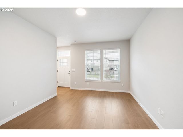 3389 Se EVERWOOD Ln, Hillsboro, OR 97123