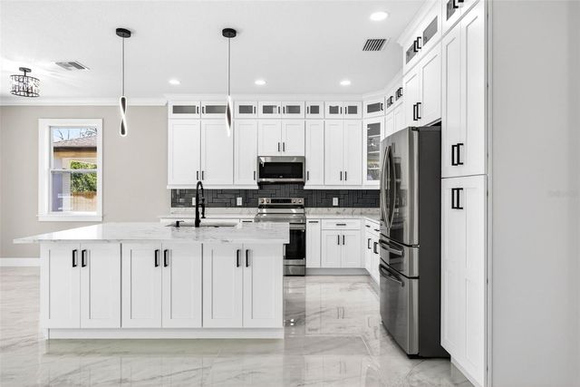 288 ROOSEVELT AVENUE, Masaryktown, FL 34604