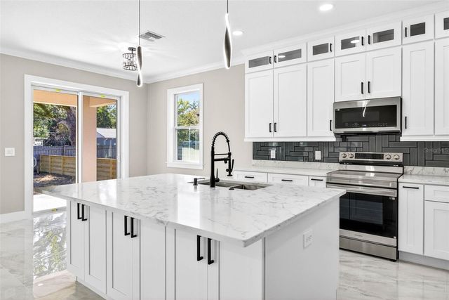 288 ROOSEVELT AVENUE, Masaryktown, FL 34604