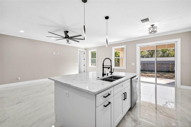 288 ROOSEVELT AVENUE, Masaryktown, FL 34604