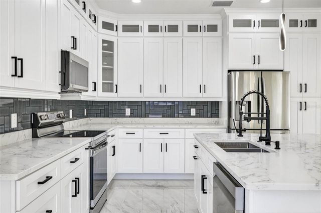 288 ROOSEVELT AVENUE, Masaryktown, FL 34604