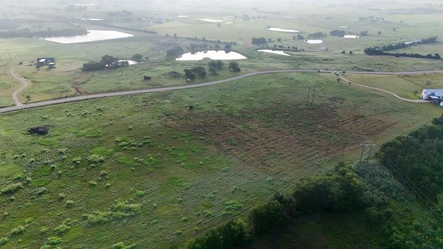 227 Vineyard View Trail, Carmine, TX 78932