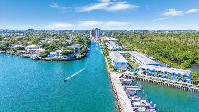 2700 NE 135th St 32, North Miami, FL 33181